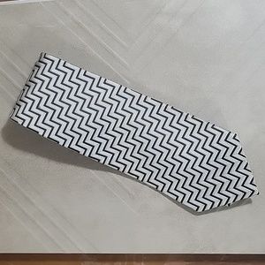 Men's Stonehenge 100% Silk 60" Silver & Black Tie
